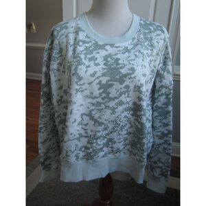 NWOT UNDER ARMOUR RIVAL FLEECE OPAL GREEN CAMO CROPPED PULLOVER SIZE MEDIUM